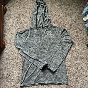 Under armour light weight dry fit top